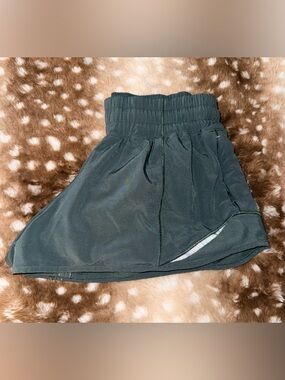 lululemon athletica hotty hot shorts